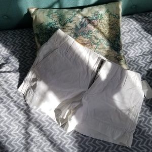 GAP SHORTS SIZE 6 WOMEN'S